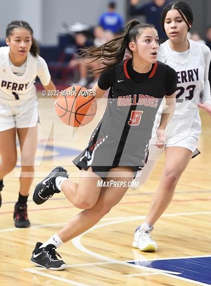 Thumbnail 3 in Folsom vs. Perry (Nike Tournament of Champions) - Joe Smith Division Championship photogallery.
