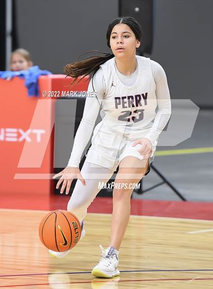 Thumbnail 3 in Folsom vs. Perry (Nike Tournament of Champions) - Joe Smith Division Championship photogallery.