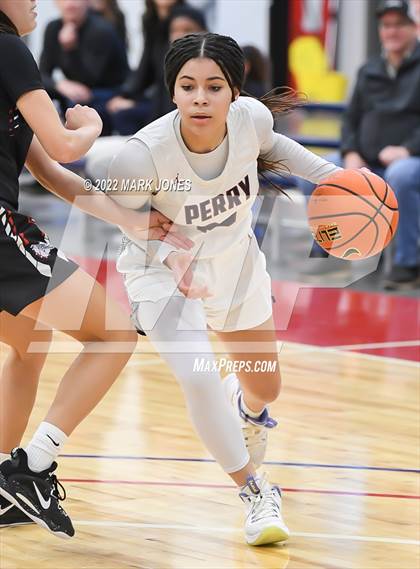 Thumbnail 1 in Folsom vs. Perry (Nike Tournament of Champions) - Joe Smith Division Championship photogallery.