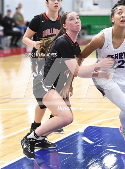 Thumbnail 1 in Folsom vs. Perry (Nike Tournament of Champions) - Joe Smith Division Championship photogallery.
