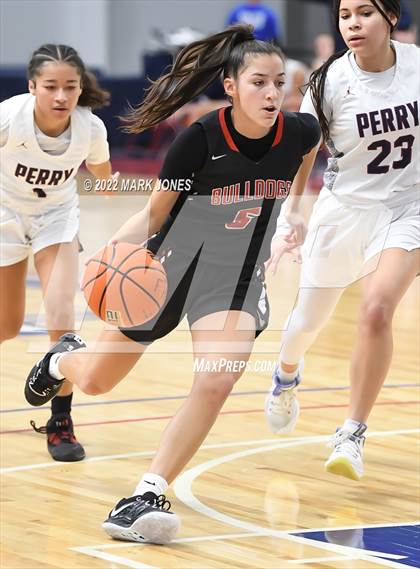 Thumbnail 2 in Folsom vs. Perry (Nike Tournament of Champions) - Joe Smith Division Championship photogallery.