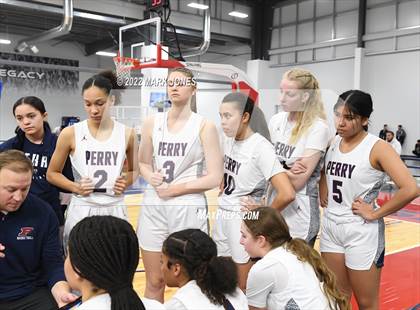 Thumbnail 2 in Folsom vs. Perry (Nike Tournament of Champions) - Joe Smith Division Championship photogallery.
