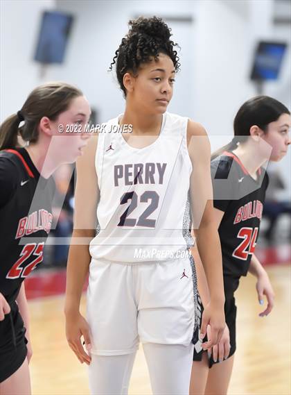 Thumbnail 2 in Folsom vs. Perry (Nike Tournament of Champions) - Joe Smith Division Championship photogallery.