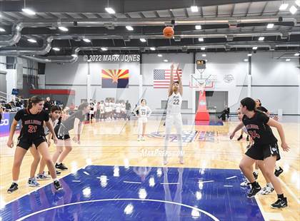 Thumbnail 1 in Folsom vs. Perry (Nike Tournament of Champions) - Joe Smith Division Championship photogallery.