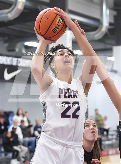Thumbnail 1 in Folsom vs. Perry (Nike Tournament of Champions) - Joe Smith Division Championship photogallery.