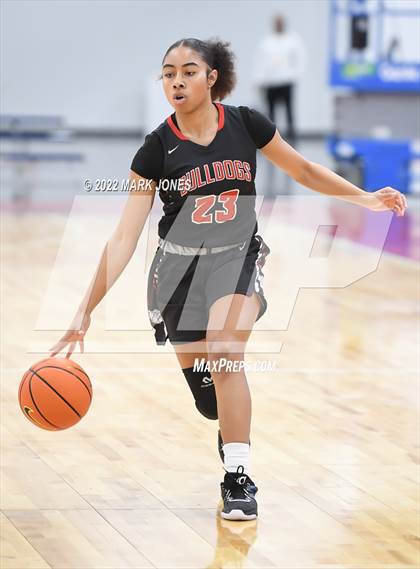 Thumbnail 2 in Folsom vs. Perry (Nike Tournament of Champions) - Joe Smith Division Championship photogallery.