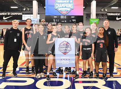 Thumbnail 1 in Folsom vs. Perry (Nike Tournament of Champions) - Joe Smith Division Championship photogallery.