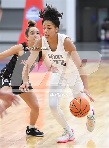 Thumbnail 3 in Folsom vs. Perry (Nike Tournament of Champions) - Joe Smith Division Championship photogallery.