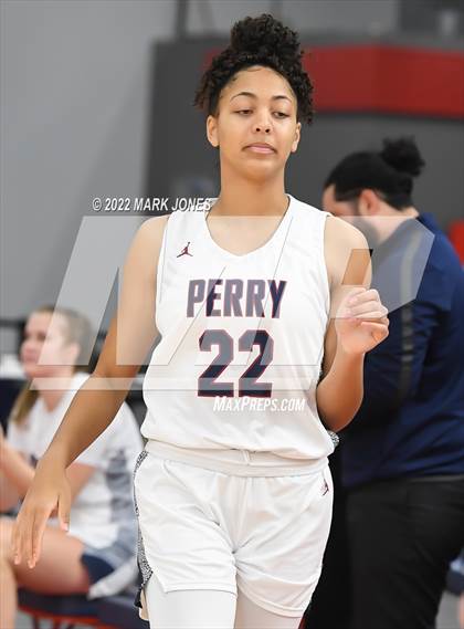 Thumbnail 3 in Folsom vs. Perry (Nike Tournament of Champions) - Joe Smith Division Championship photogallery.