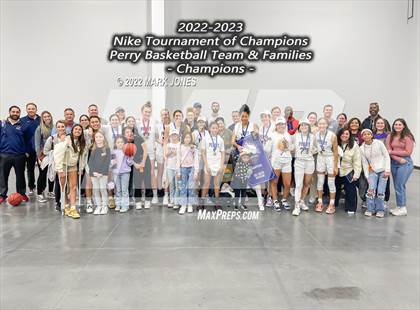 Thumbnail 3 in Folsom vs. Perry (Nike Tournament of Champions) - Joe Smith Division Championship photogallery.