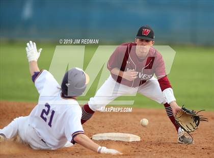 Thumbnail 3 in Weiss vs. Liberty Hill (LISD Tournament) photogallery.