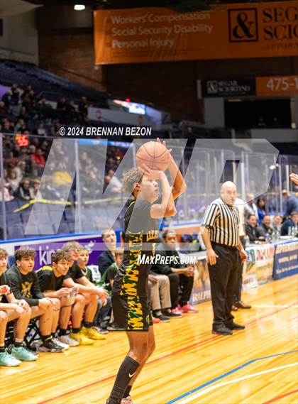 Thumbnail 3 in Alexander vs. Byron-Bergen photogallery.