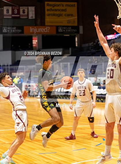 Thumbnail 3 in Alexander vs. Byron-Bergen photogallery.