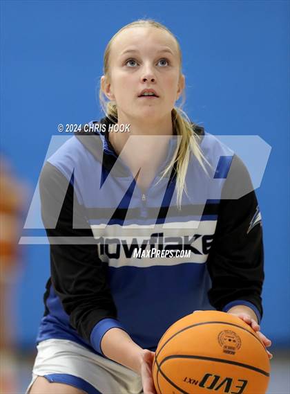 Thumbnail 1 in Cienega vs Snowflake (Inferno Invitational) photogallery.