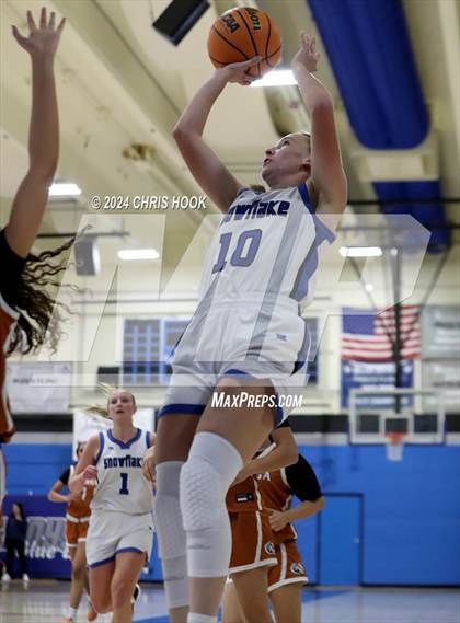 Thumbnail 1 in Cienega vs Snowflake (Inferno Invitational) photogallery.