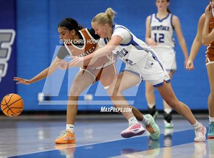 Thumbnail 3 in Cienega vs Snowflake (Inferno Invitational) photogallery.
