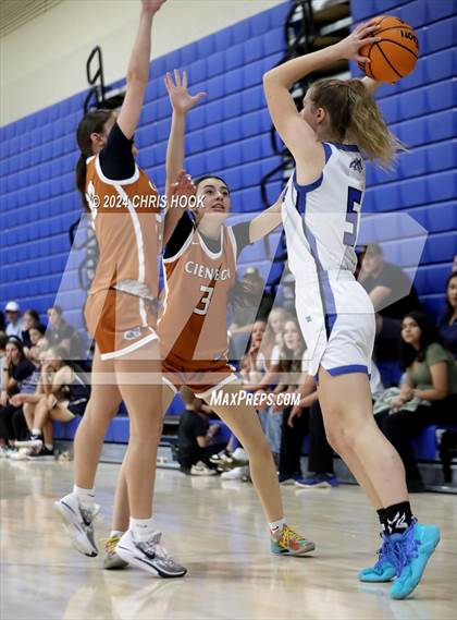Thumbnail 3 in Cienega vs Snowflake (Inferno Invitational) photogallery.