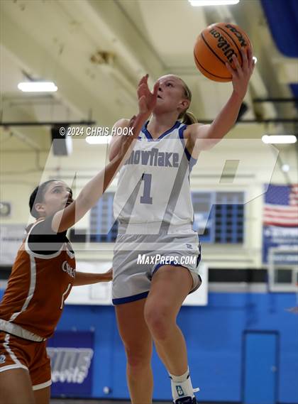 Thumbnail 2 in Cienega vs Snowflake (Inferno Invitational) photogallery.