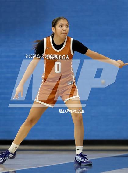 Thumbnail 2 in Cienega vs Snowflake (Inferno Invitational) photogallery.