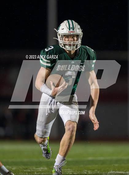 Thumbnail 1 in Jourdanton vs Marion (UIL football playoff 3A D1 Bi-district) photogallery.