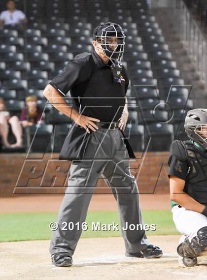 Thumbnail 1 in Alhambra vs. San Luis (AIA D3 Final) photogallery.