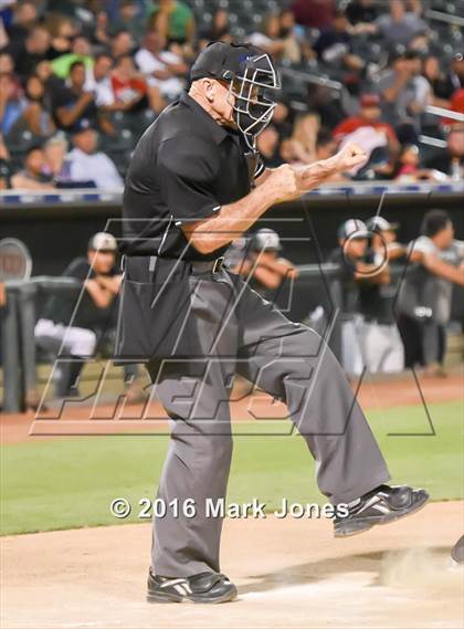 Thumbnail 2 in Alhambra vs. San Luis (AIA D3 Final) photogallery.