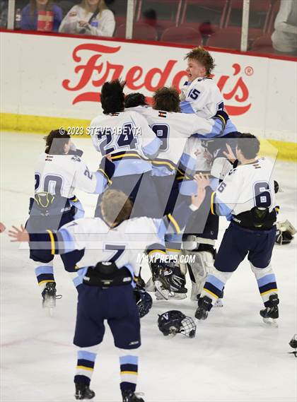 Thumbnail 3 in Valor Christian vs. Ralston Valley (CHSAA 6A Final) photogallery.
