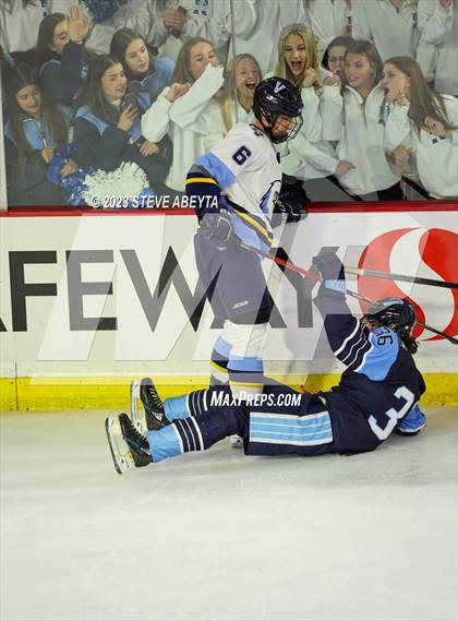 Thumbnail 1 in Valor Christian vs. Ralston Valley (CHSAA 6A Final) photogallery.