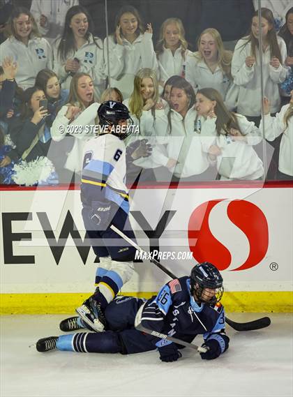 Thumbnail 2 in Valor Christian vs. Ralston Valley (CHSAA 6A Final) photogallery.