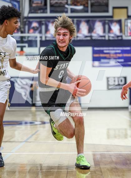 Thumbnail 3 in Lee's Summit vs Lawrence Free State - 810 Varsity Showcase photogallery.