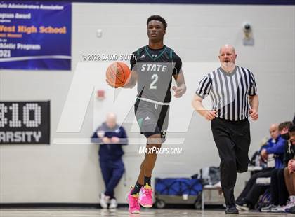Thumbnail 2 in Lee's Summit vs Lawrence Free State - 810 Varsity Showcase photogallery.
