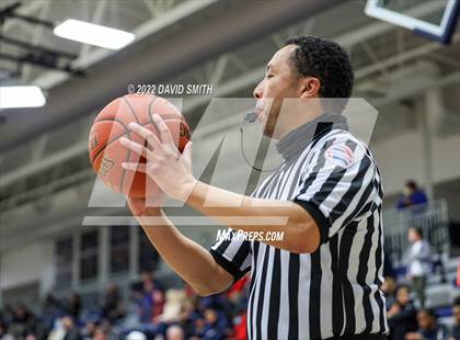 Thumbnail 1 in Lee's Summit vs Lawrence Free State - 810 Varsity Showcase photogallery.