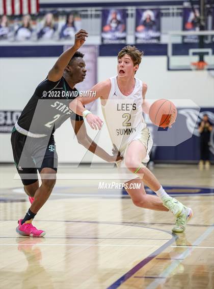 Thumbnail 3 in Lee's Summit vs Lawrence Free State - 810 Varsity Showcase photogallery.