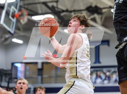 Thumbnail 1 in Lee's Summit vs Lawrence Free State - 810 Varsity Showcase photogallery.