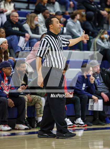 Thumbnail 1 in Lee's Summit vs Lawrence Free State - 810 Varsity Showcase photogallery.