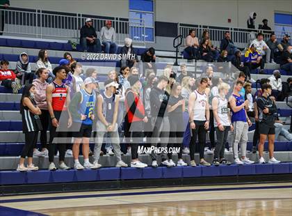 Thumbnail 2 in Lee's Summit vs Lawrence Free State - 810 Varsity Showcase photogallery.