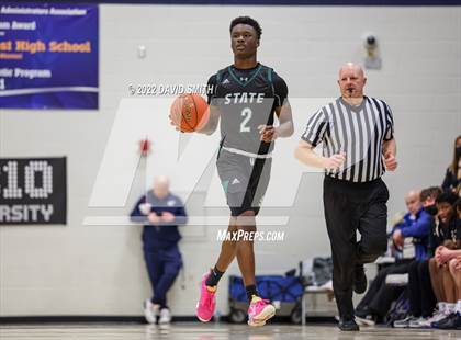 Thumbnail 3 in Lee's Summit vs Lawrence Free State - 810 Varsity Showcase photogallery.
