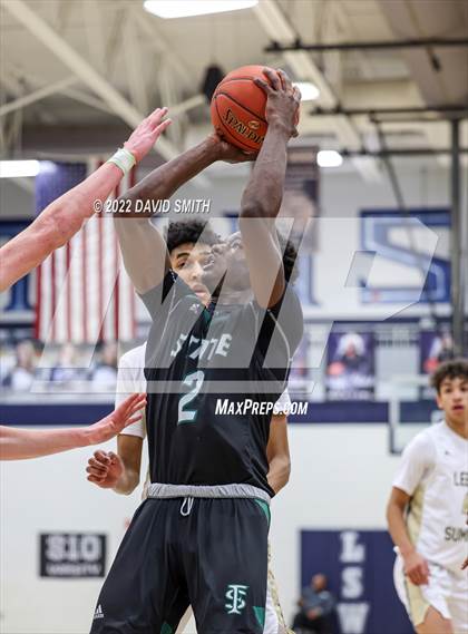 Thumbnail 1 in Lee's Summit vs Lawrence Free State - 810 Varsity Showcase photogallery.