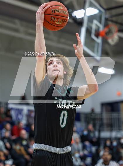 Thumbnail 1 in Lee's Summit vs Lawrence Free State - 810 Varsity Showcase photogallery.