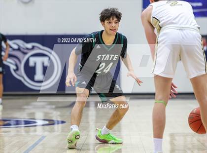 Thumbnail 3 in Lee's Summit vs Lawrence Free State - 810 Varsity Showcase photogallery.