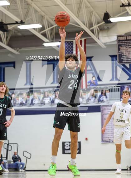 Thumbnail 2 in Lee's Summit vs Lawrence Free State - 810 Varsity Showcase photogallery.