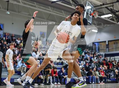 Thumbnail 3 in Lee's Summit vs Lawrence Free State - 810 Varsity Showcase photogallery.
