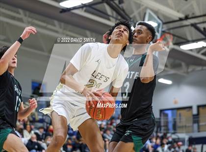 Thumbnail 1 in Lee's Summit vs Lawrence Free State - 810 Varsity Showcase photogallery.