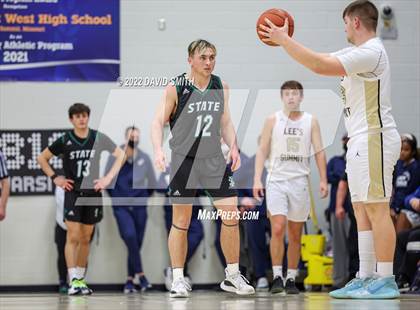 Thumbnail 3 in Lee's Summit vs Lawrence Free State - 810 Varsity Showcase photogallery.
