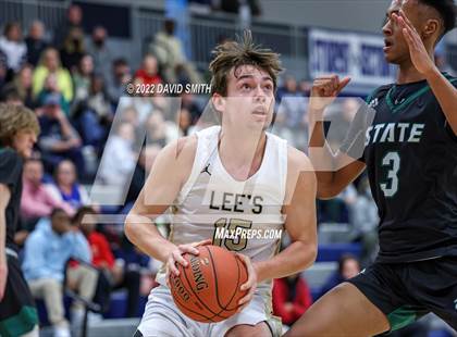 Thumbnail 1 in Lee's Summit vs Lawrence Free State - 810 Varsity Showcase photogallery.