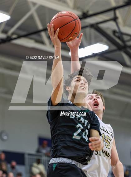 Thumbnail 1 in Lee's Summit vs Lawrence Free State - 810 Varsity Showcase photogallery.