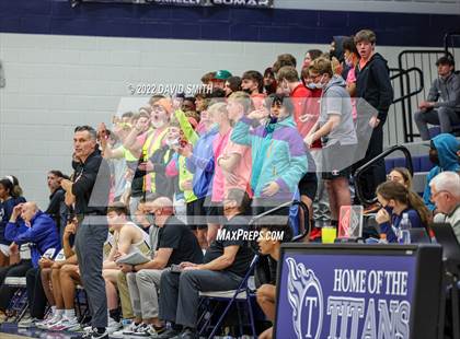 Thumbnail 3 in Lee's Summit vs Lawrence Free State - 810 Varsity Showcase photogallery.