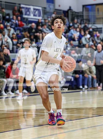 Thumbnail 3 in Lee's Summit vs Lawrence Free State - 810 Varsity Showcase photogallery.