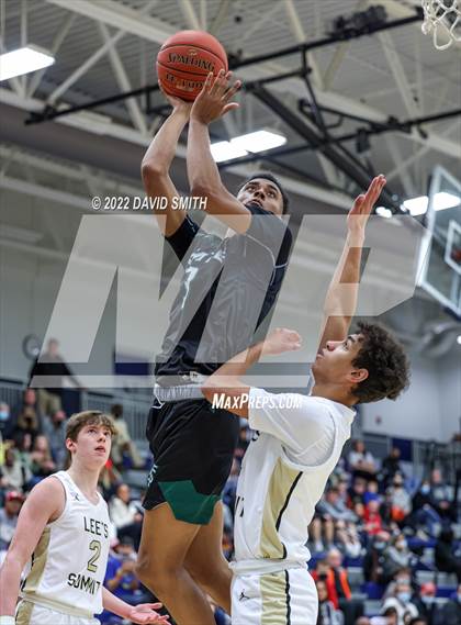 Thumbnail 2 in Lee's Summit vs Lawrence Free State - 810 Varsity Showcase photogallery.