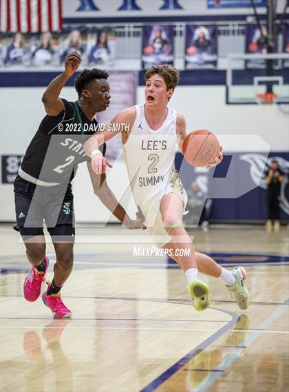 Thumbnail 1 in Lee's Summit vs Lawrence Free State - 810 Varsity Showcase photogallery.